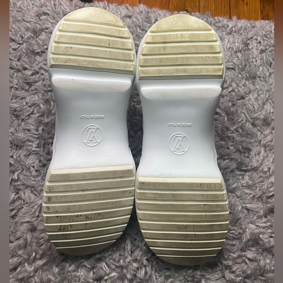 LV ARCHLIGHT SNEAKER - Picture 4 of 6